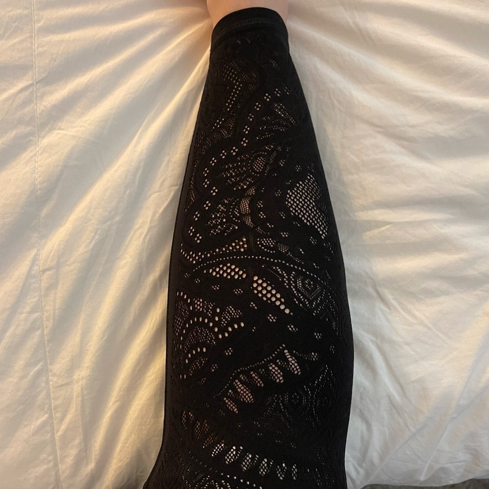 Lululemon Athletica RevealKnit Tights Black - Picture 3 of 3